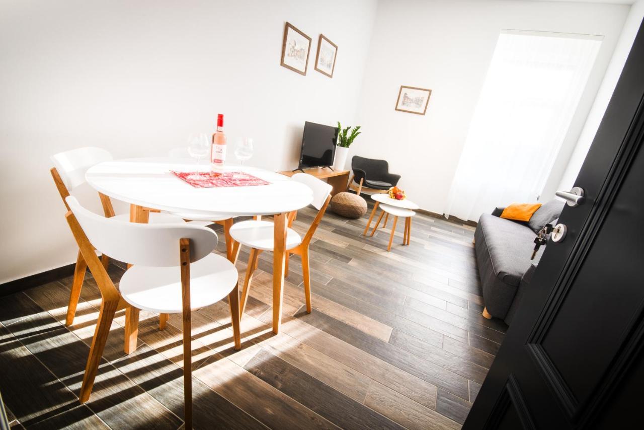 Apartmani Sterija Novi Sad Esterno foto